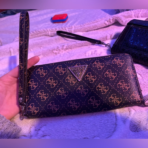 3 guess wallets - Picture 5 of 9